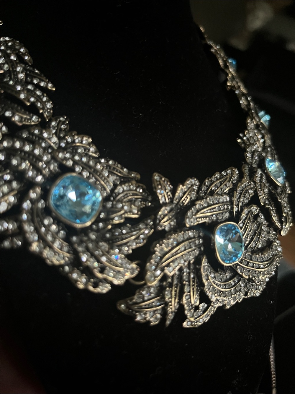 Authentic Heidi Daus Aqua Blue Swarovski Crystal Statement Necklace - Picture 4 of 5